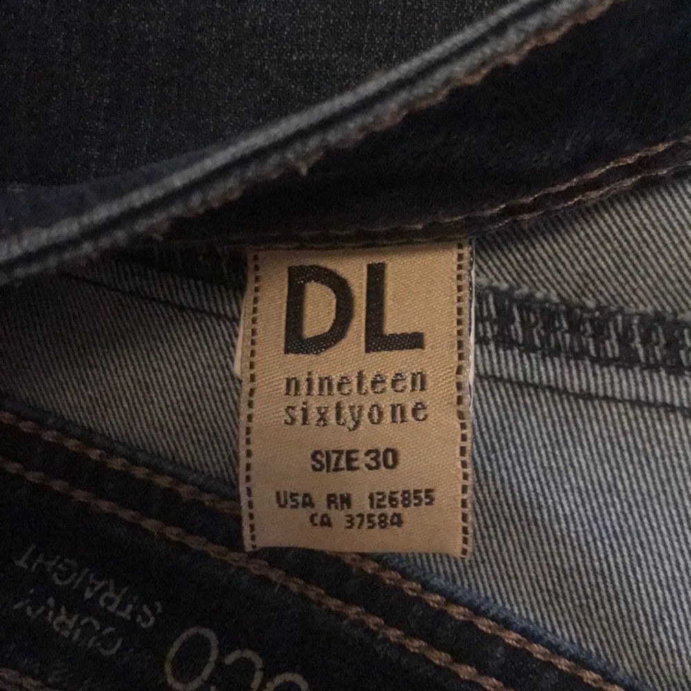 DL 1961 Coco Curvy Straight Jeans - Picture 5 of 6